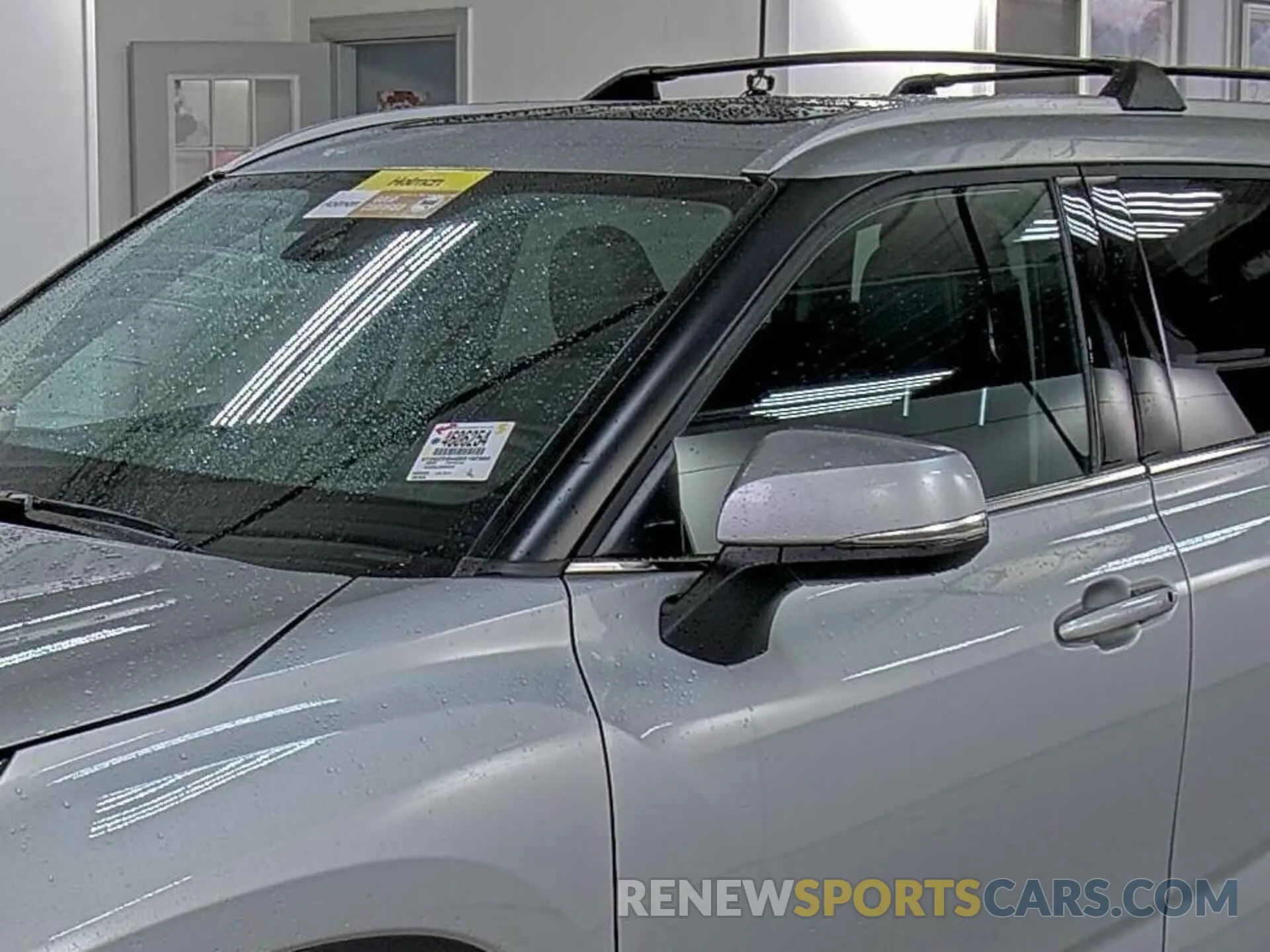 18 Photograph of a damaged car 5TDGZRBH6NS162909 TOYOTA HIGHLANDER 2022