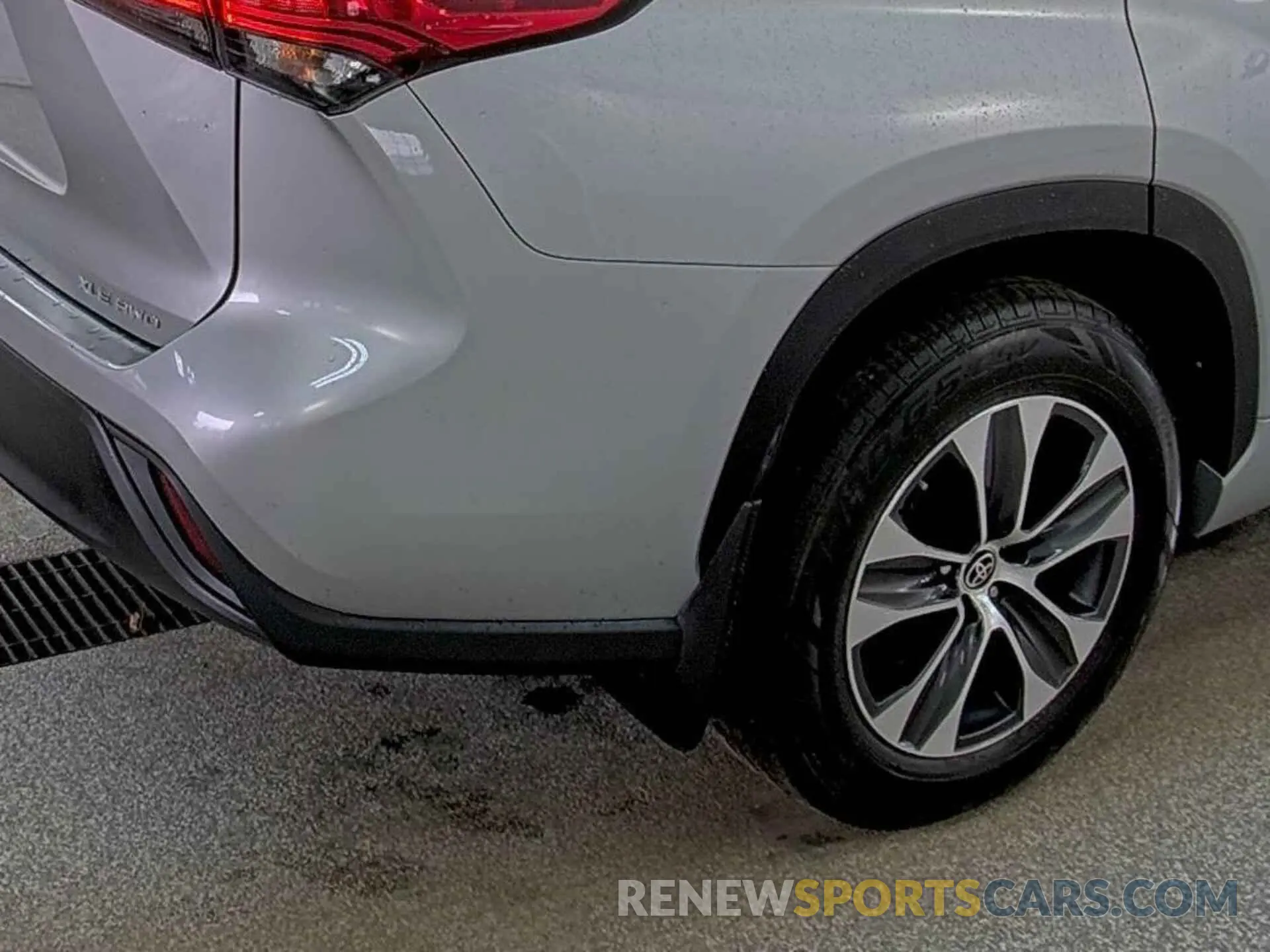 3 Photograph of a damaged car 5TDGZRBH6NS162909 TOYOTA HIGHLANDER 2022
