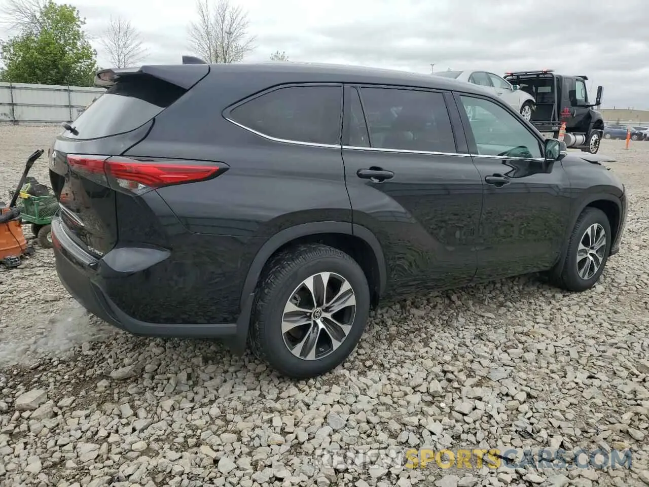 3 Photograph of a damaged car 5TDGZRBH6NS175420 TOYOTA HIGHLANDER 2022
