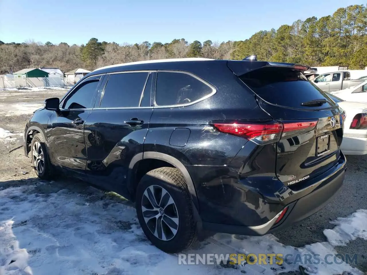 2 Photograph of a damaged car 5TDGZRBH6NS179838 TOYOTA HIGHLANDER 2022