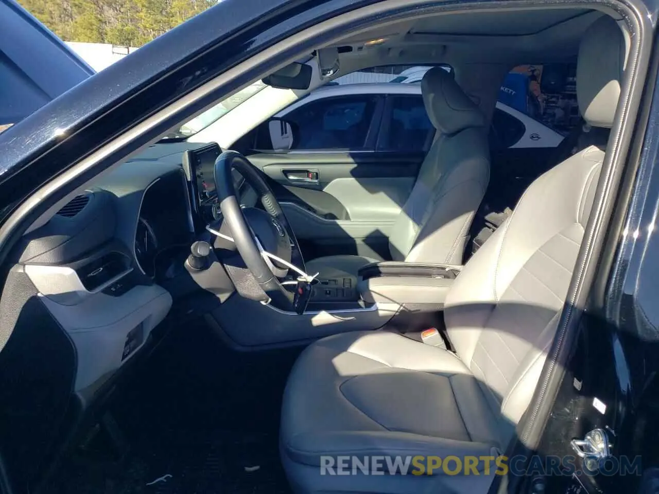 7 Photograph of a damaged car 5TDGZRBH6NS179838 TOYOTA HIGHLANDER 2022