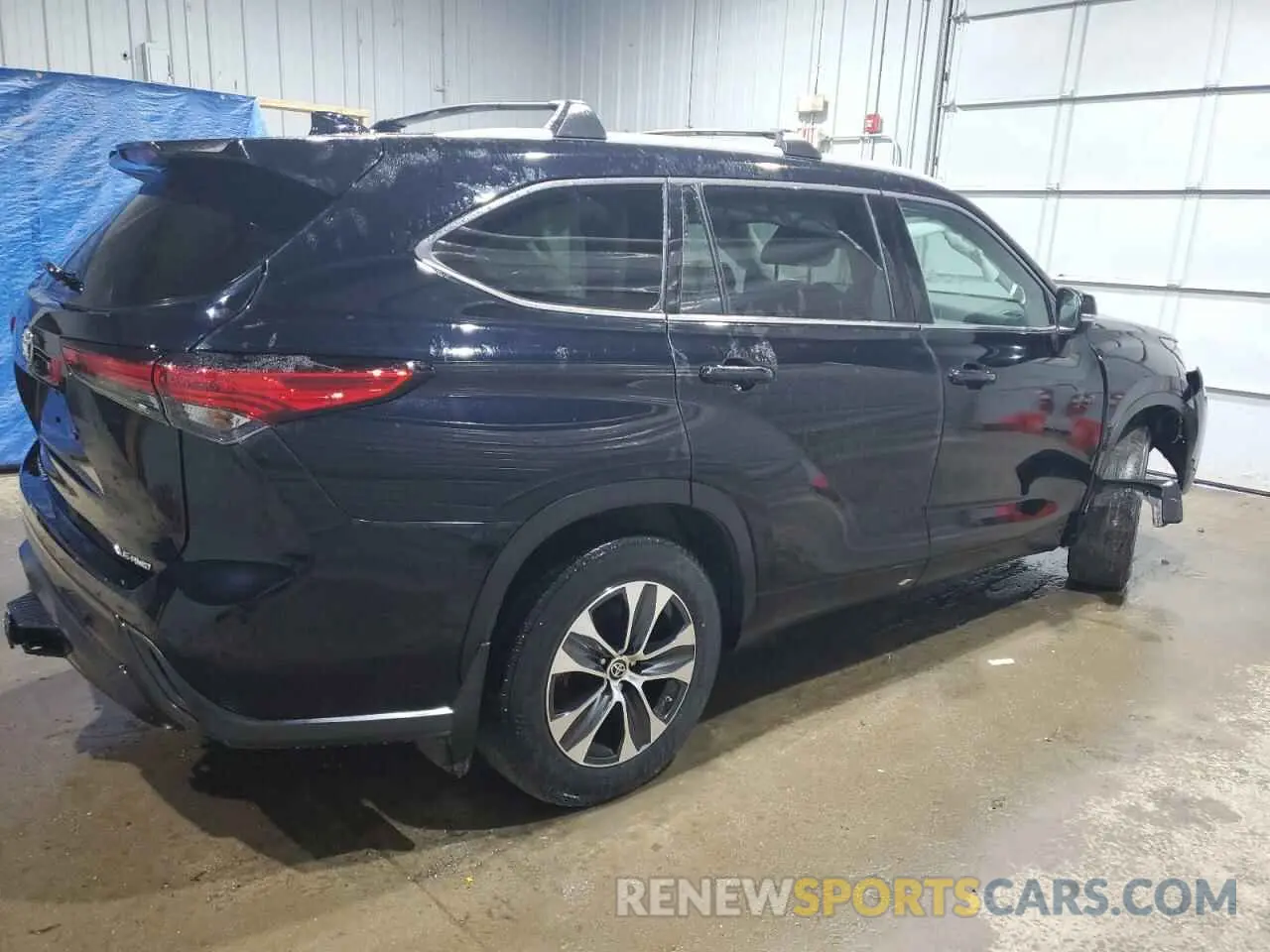 3 Photograph of a damaged car 5TDGZRBH6NS236040 TOYOTA HIGHLANDER 2022