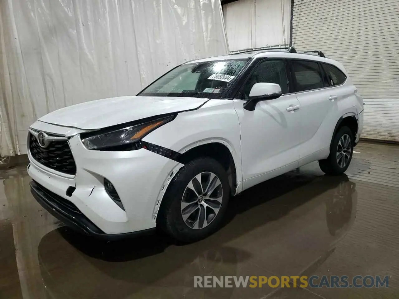1 Photograph of a damaged car 5TDGZRBH6NS255994 TOYOTA HIGHLANDER 2022
