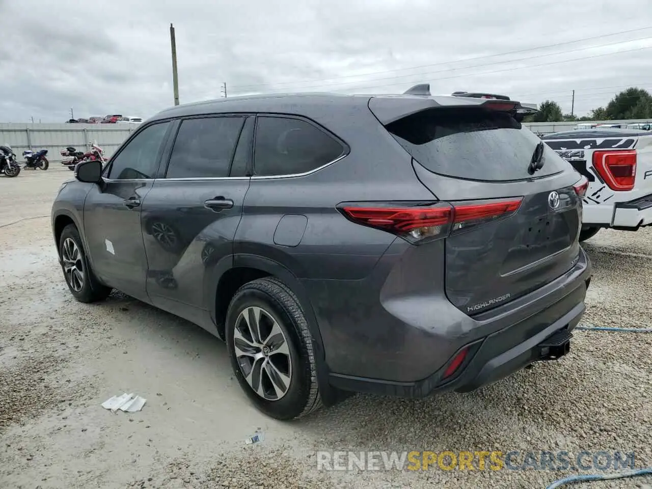2 Photograph of a damaged car 5TDGZRBH7NS233423 TOYOTA HIGHLANDER 2022
