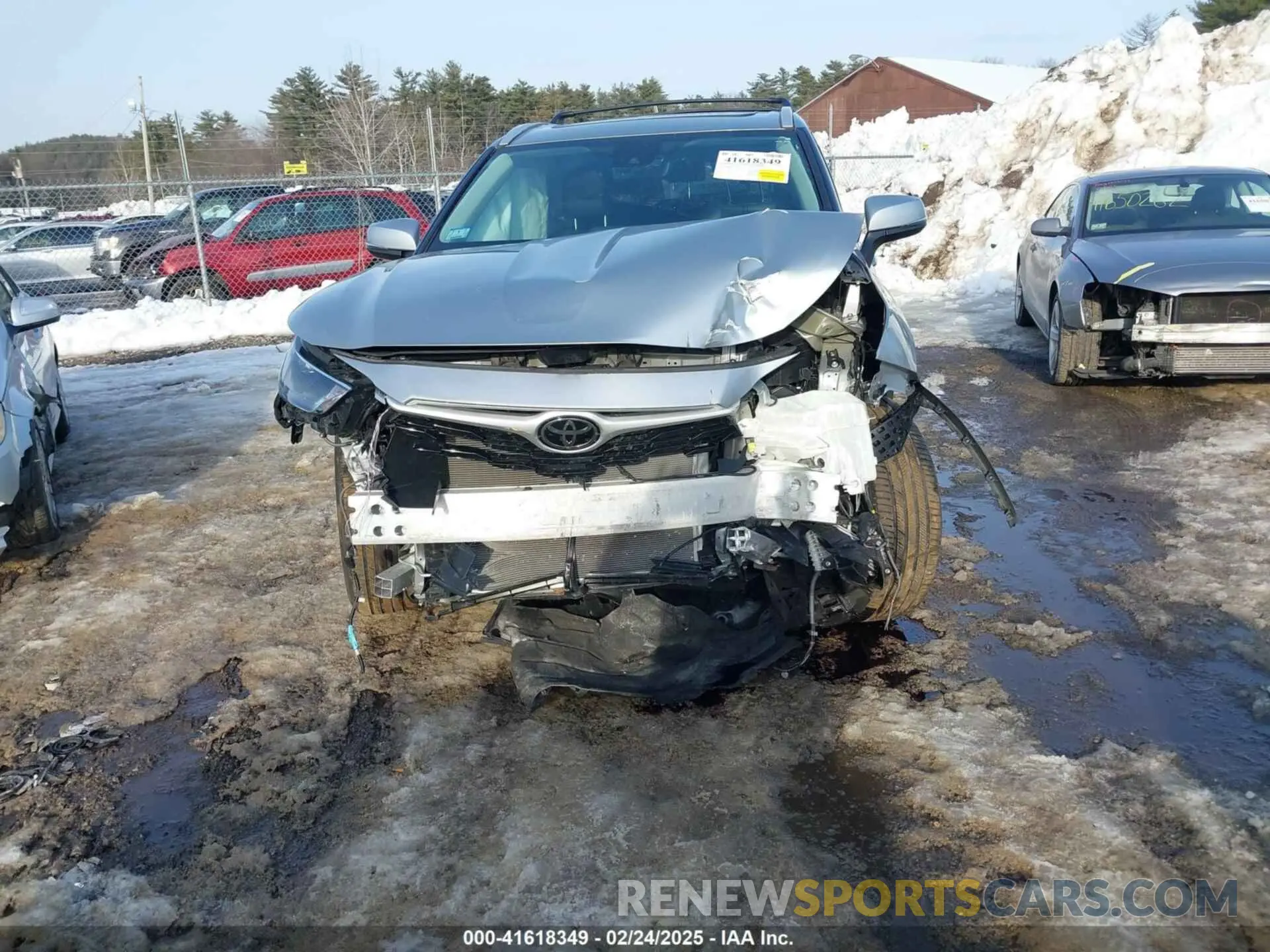 12 Photograph of a damaged car 5TDGZRBH7NS252893 TOYOTA HIGHLANDER 2022