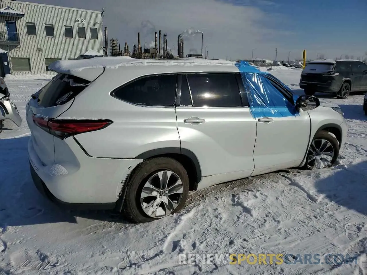 3 Photograph of a damaged car 5TDGZRBH7NS560338 TOYOTA HIGHLANDER 2022