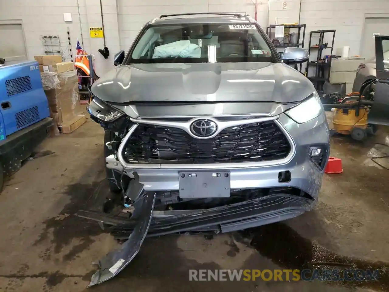 5 Photograph of a damaged car 5TDGZRBH8NS200785 TOYOTA HIGHLANDER 2022