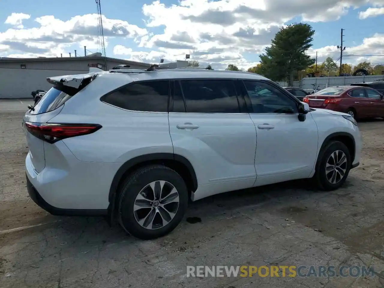 3 Photograph of a damaged car 5TDGZRBH8NS244219 TOYOTA HIGHLANDER 2022