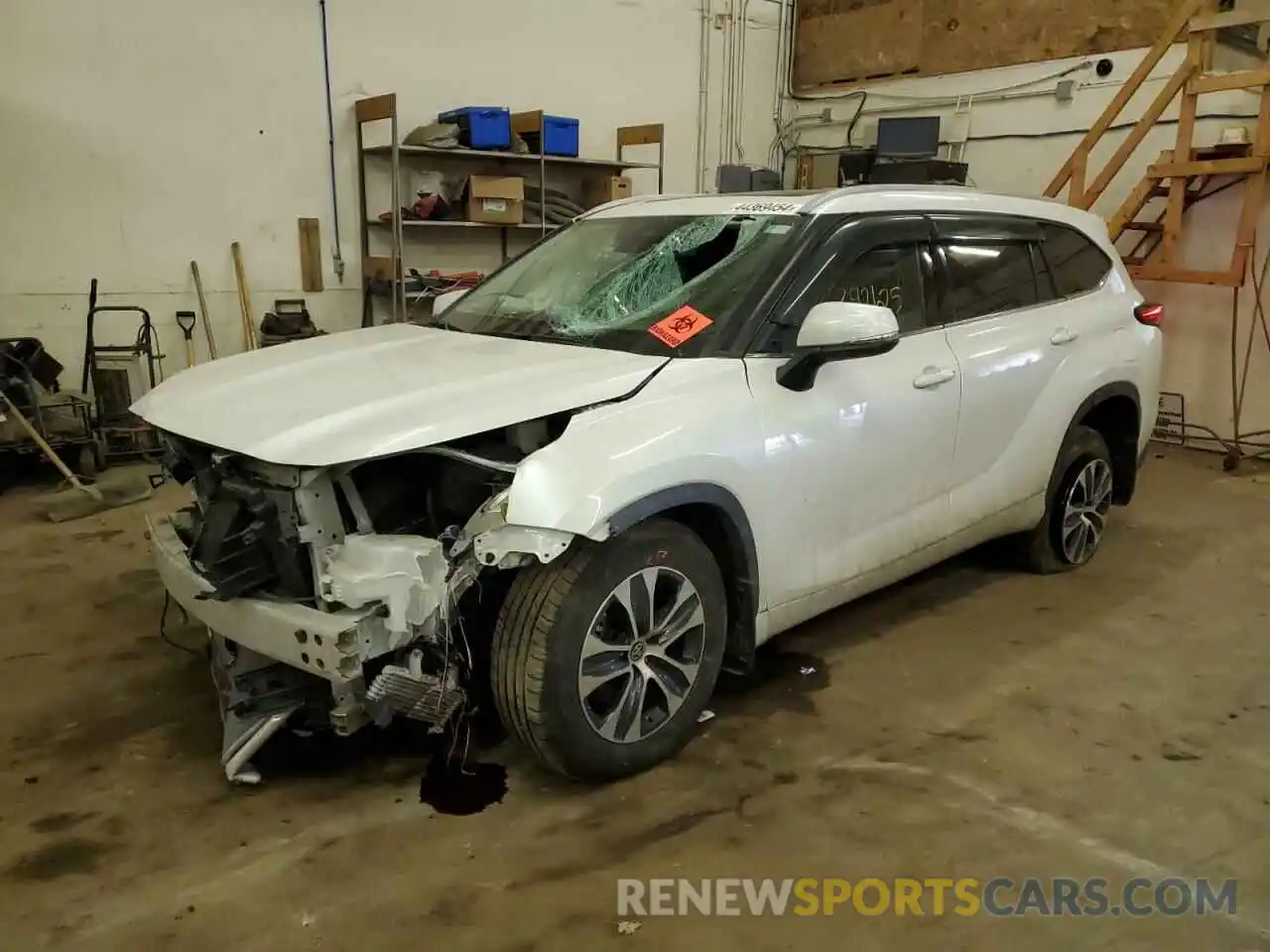 1 Photograph of a damaged car 5TDGZRBH8NS560915 TOYOTA HIGHLANDER 2022