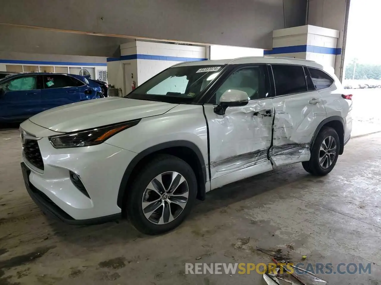1 Photograph of a damaged car 5TDGZRBH8NS577195 TOYOTA HIGHLANDER 2022