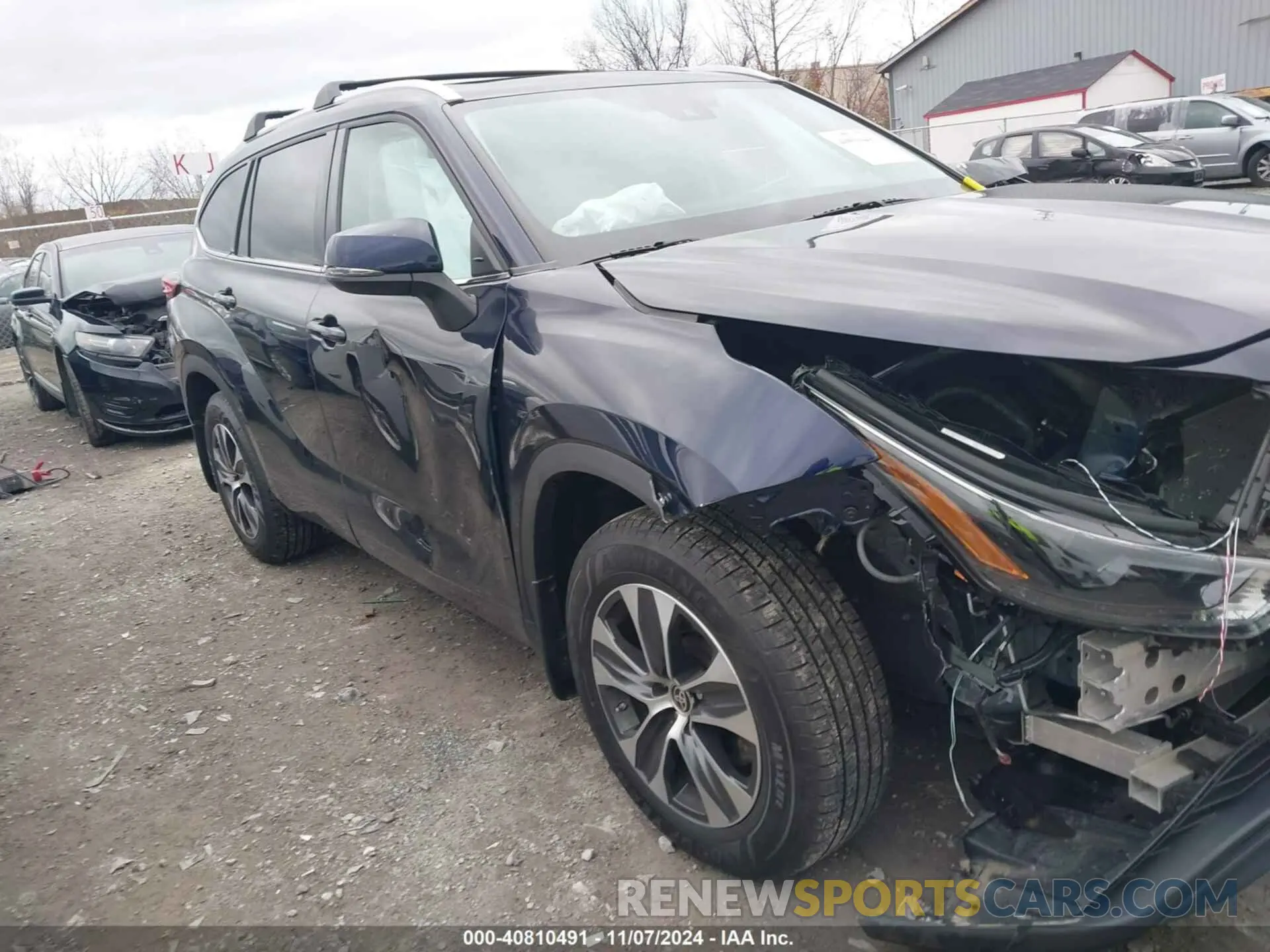 13 Photograph of a damaged car 5TDGZRBH8NS577407 TOYOTA HIGHLANDER 2022