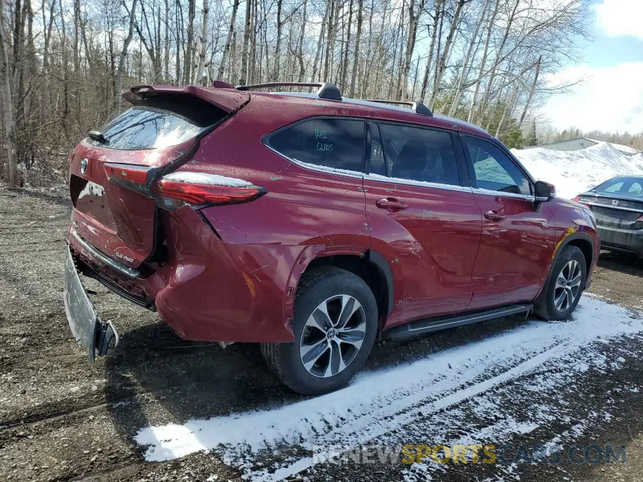 3 Photograph of a damaged car 5TDGZRBH8NS582154 TOYOTA HIGHLANDER 2022