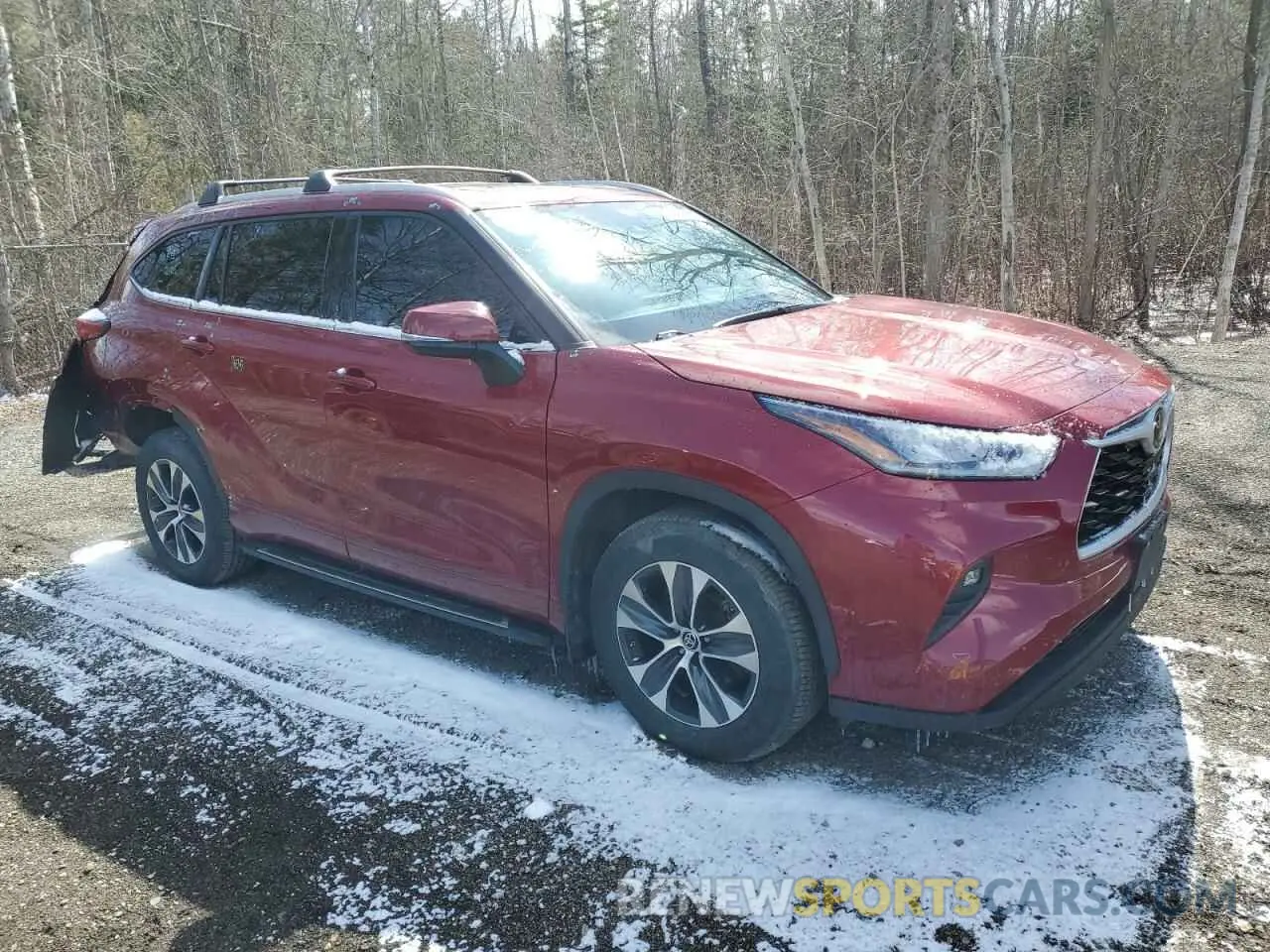 4 Photograph of a damaged car 5TDGZRBH8NS582154 TOYOTA HIGHLANDER 2022