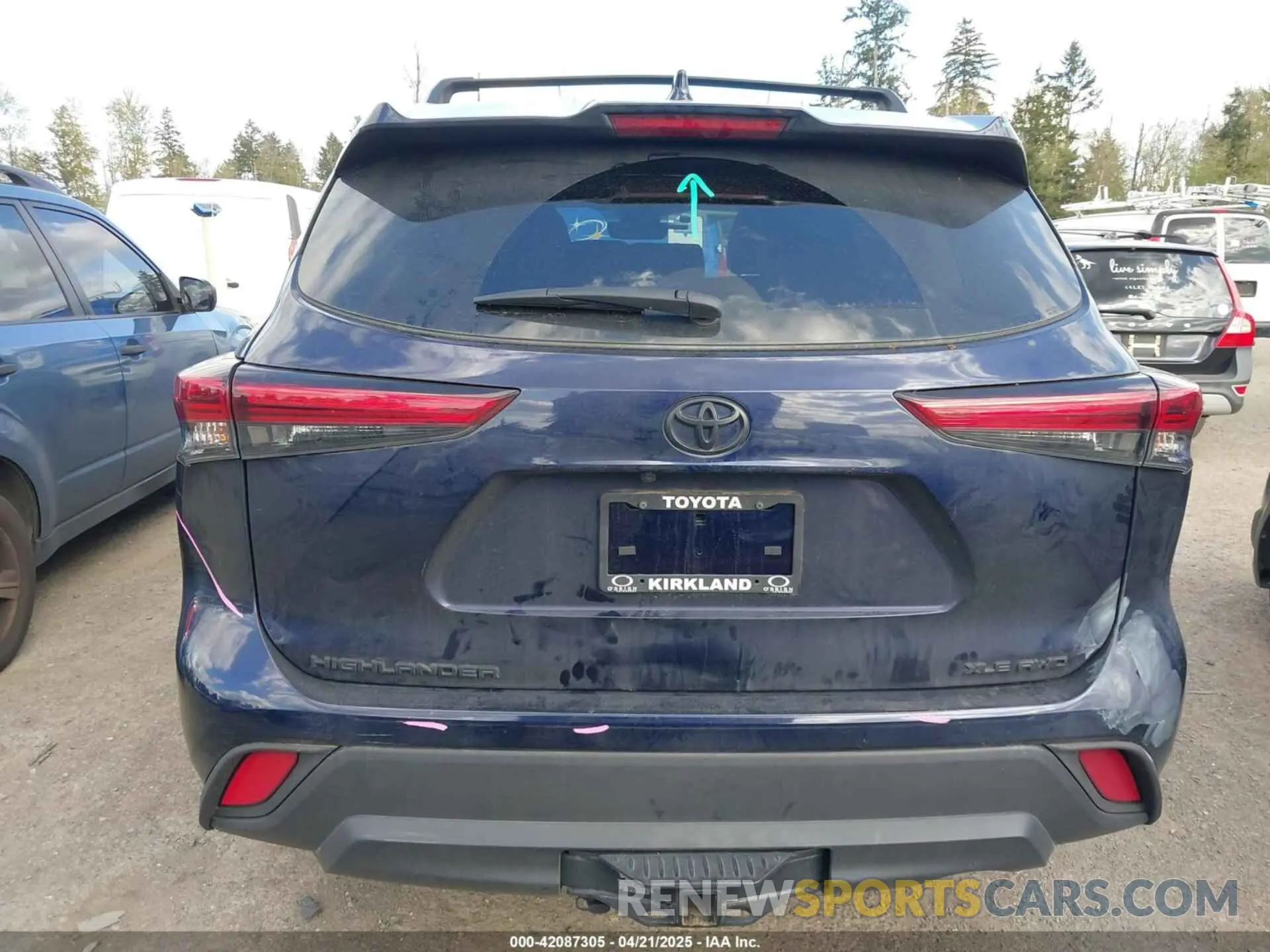 16 Photograph of a damaged car 5TDGZRBH8NS587449 TOYOTA HIGHLANDER 2022
