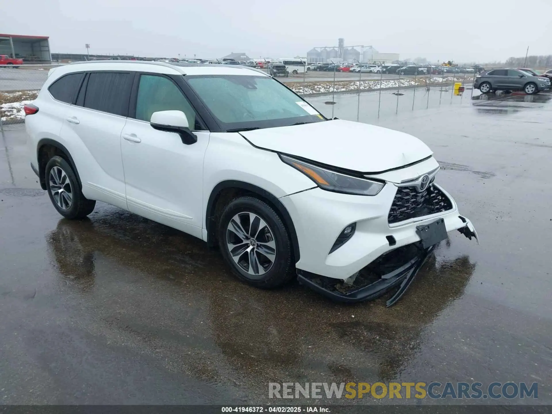 1 Photograph of a damaged car 5TDGZRBH8NS589556 TOYOTA HIGHLANDER 2022