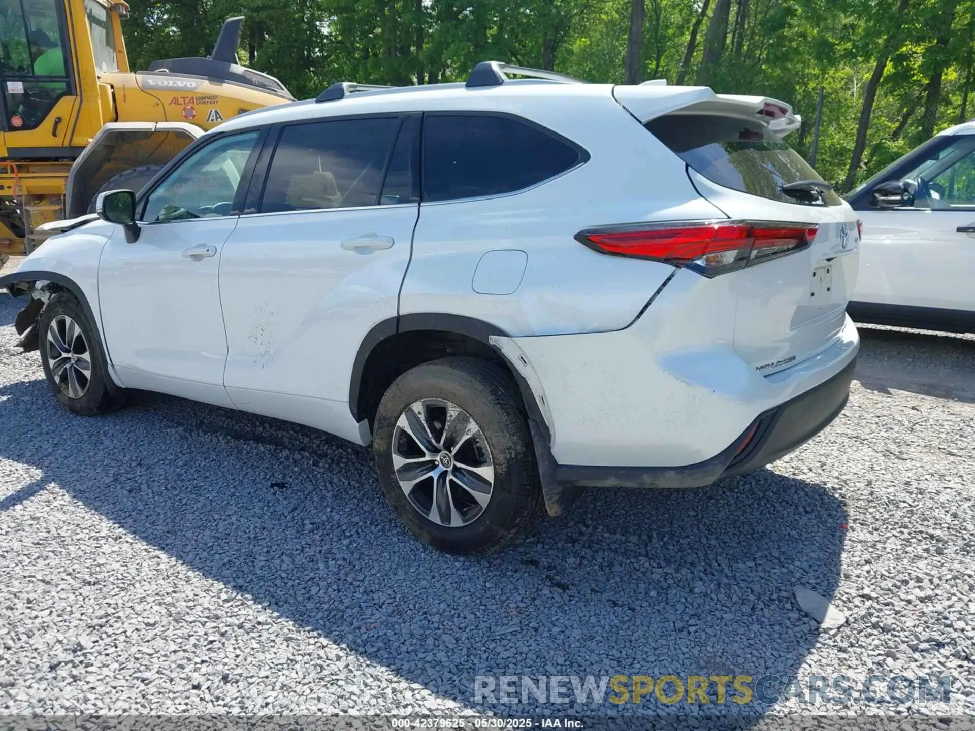 3 Photograph of a damaged car 5TDGZRBH8NS590836 TOYOTA HIGHLANDER 2022