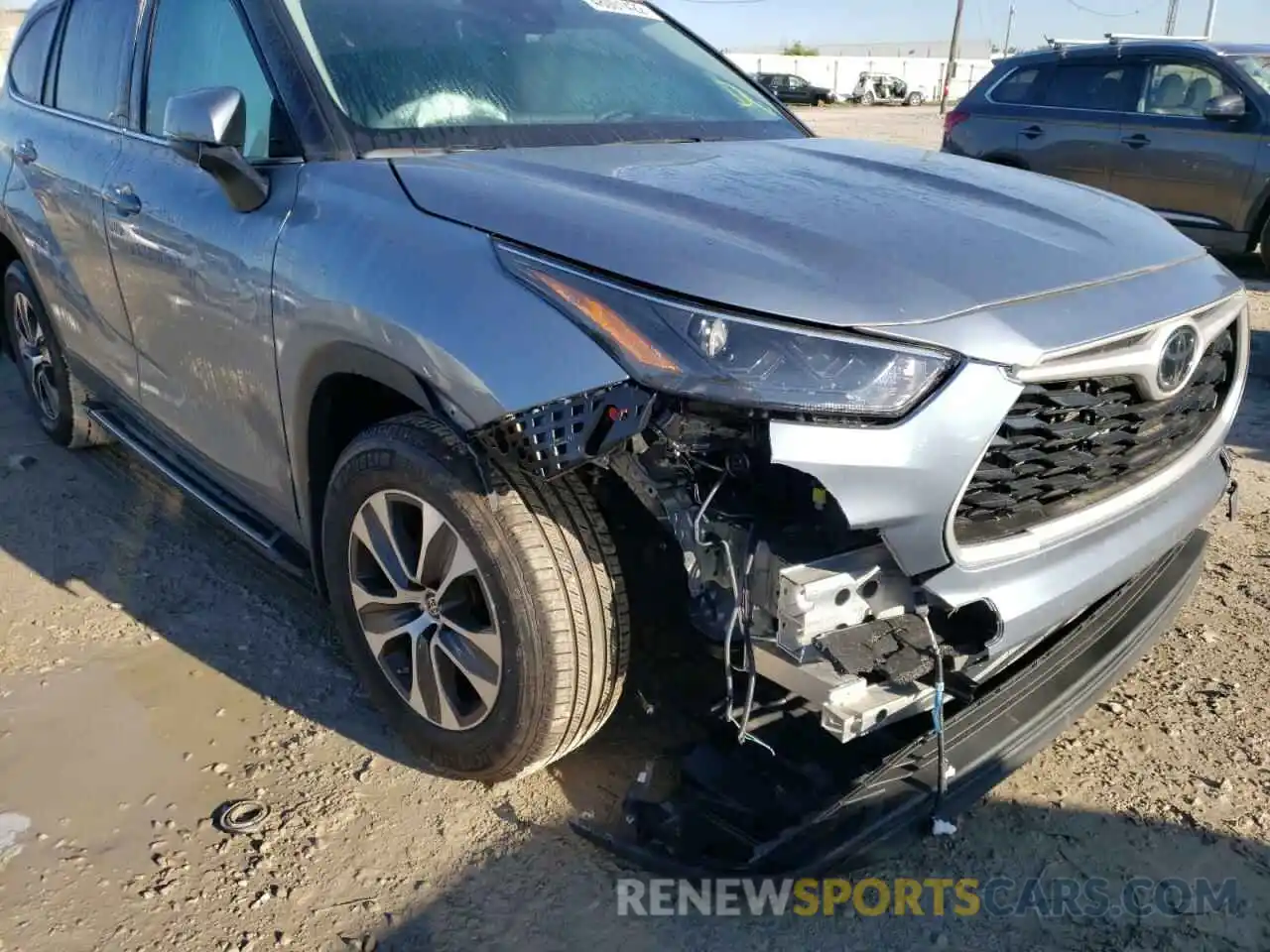 9 Photograph of a damaged car 5TDGZRBH9NS198304 TOYOTA HIGHLANDER 2022