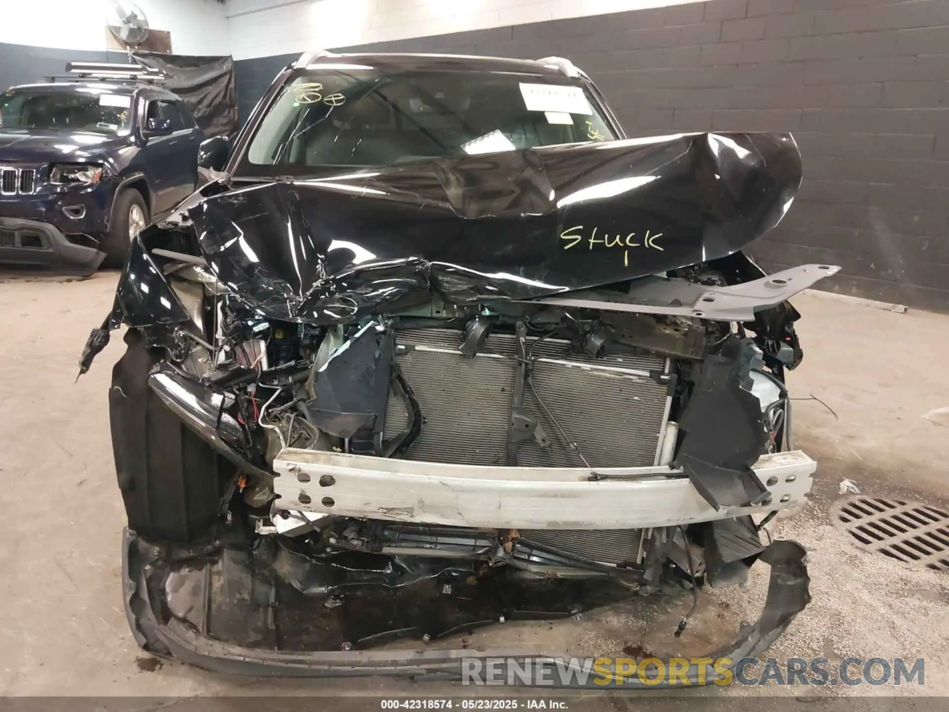 13 Photograph of a damaged car 5TDGZRBH9NS591042 TOYOTA HIGHLANDER 2022