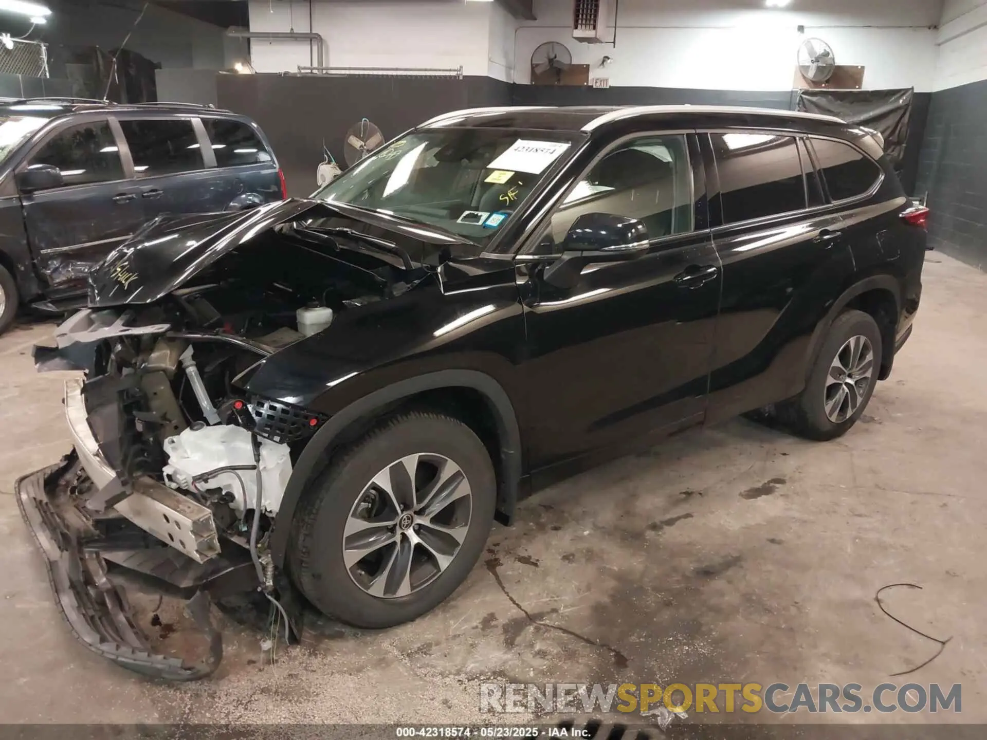 2 Photograph of a damaged car 5TDGZRBH9NS591042 TOYOTA HIGHLANDER 2022