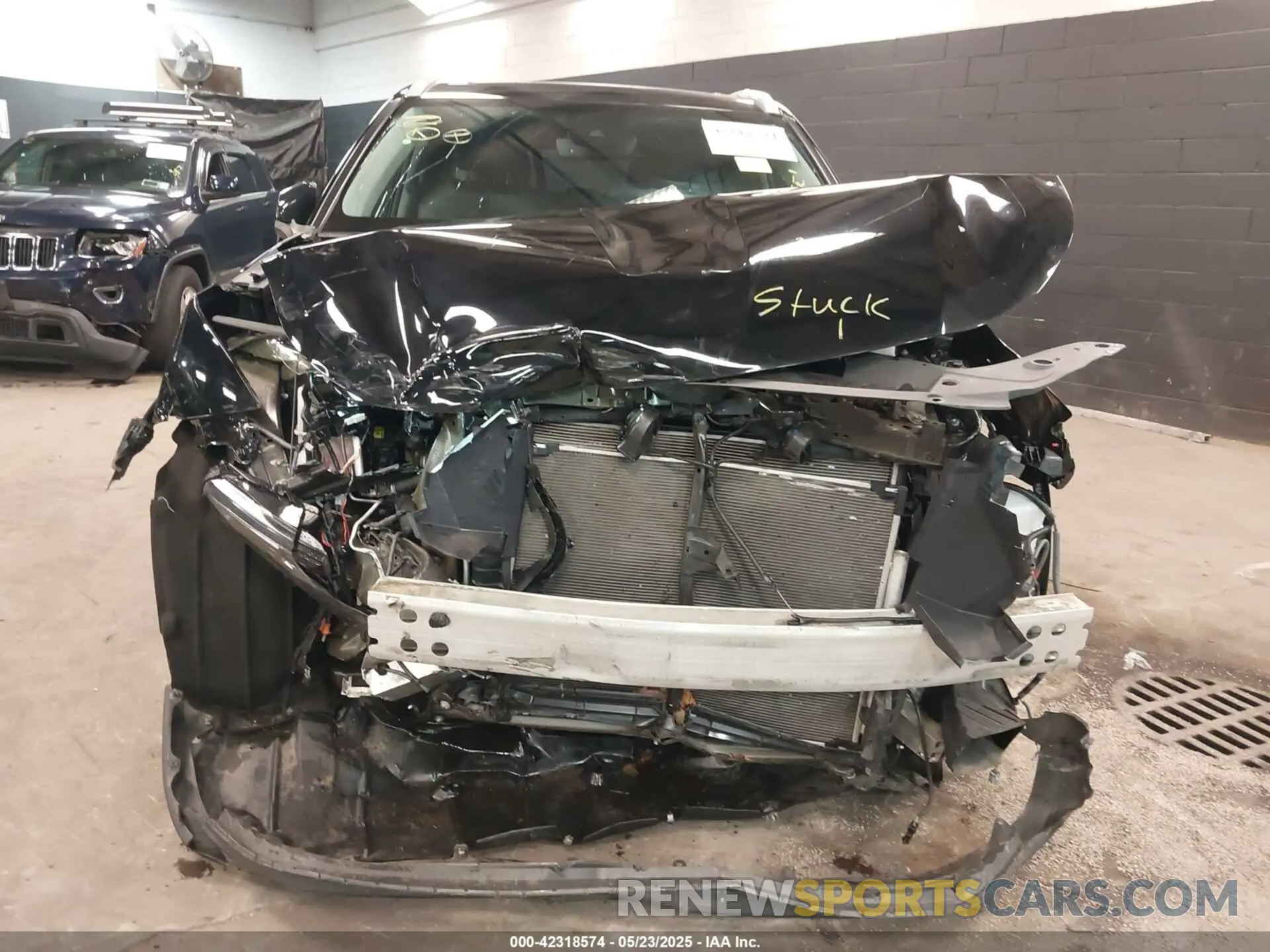 6 Photograph of a damaged car 5TDGZRBH9NS591042 TOYOTA HIGHLANDER 2022
