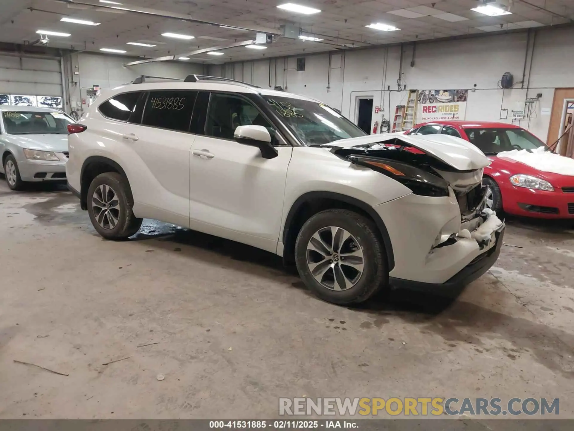 1 Photograph of a damaged car 5TDGZRBH9NS596046 TOYOTA HIGHLANDER 2022