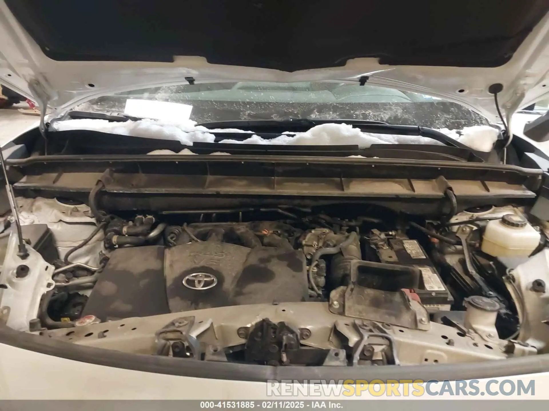 10 Photograph of a damaged car 5TDGZRBH9NS596046 TOYOTA HIGHLANDER 2022
