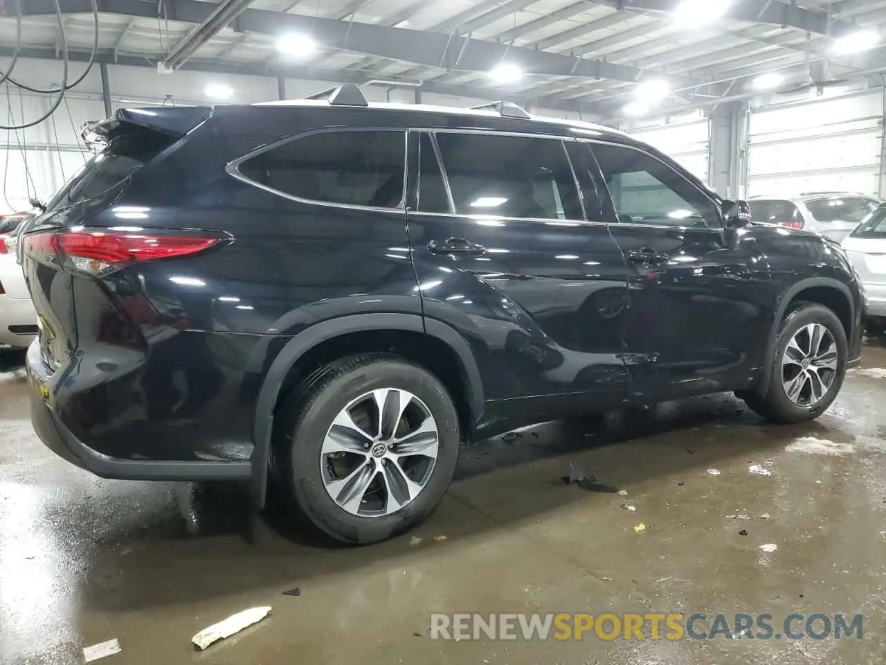 3 Photograph of a damaged car 5TDGZRBH9NS597150 TOYOTA HIGHLANDER 2022