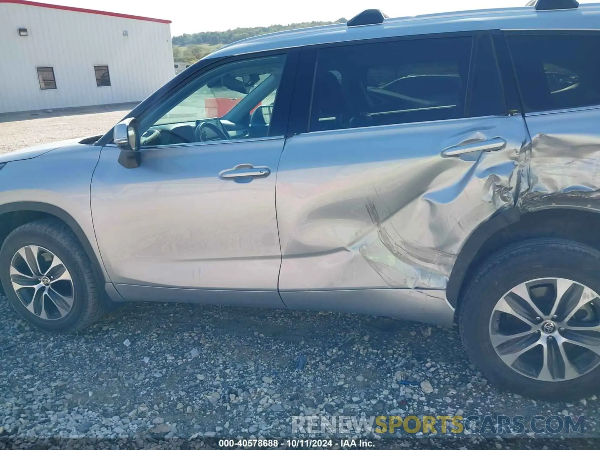 14 Photograph of a damaged car 5TDGZRBHXNS175047 TOYOTA HIGHLANDER 2022