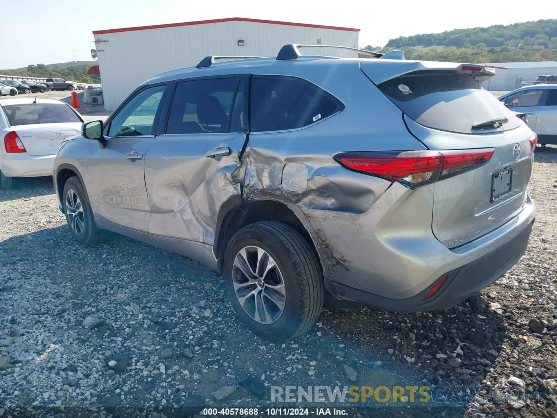 3 Photograph of a damaged car 5TDGZRBHXNS175047 TOYOTA HIGHLANDER 2022
