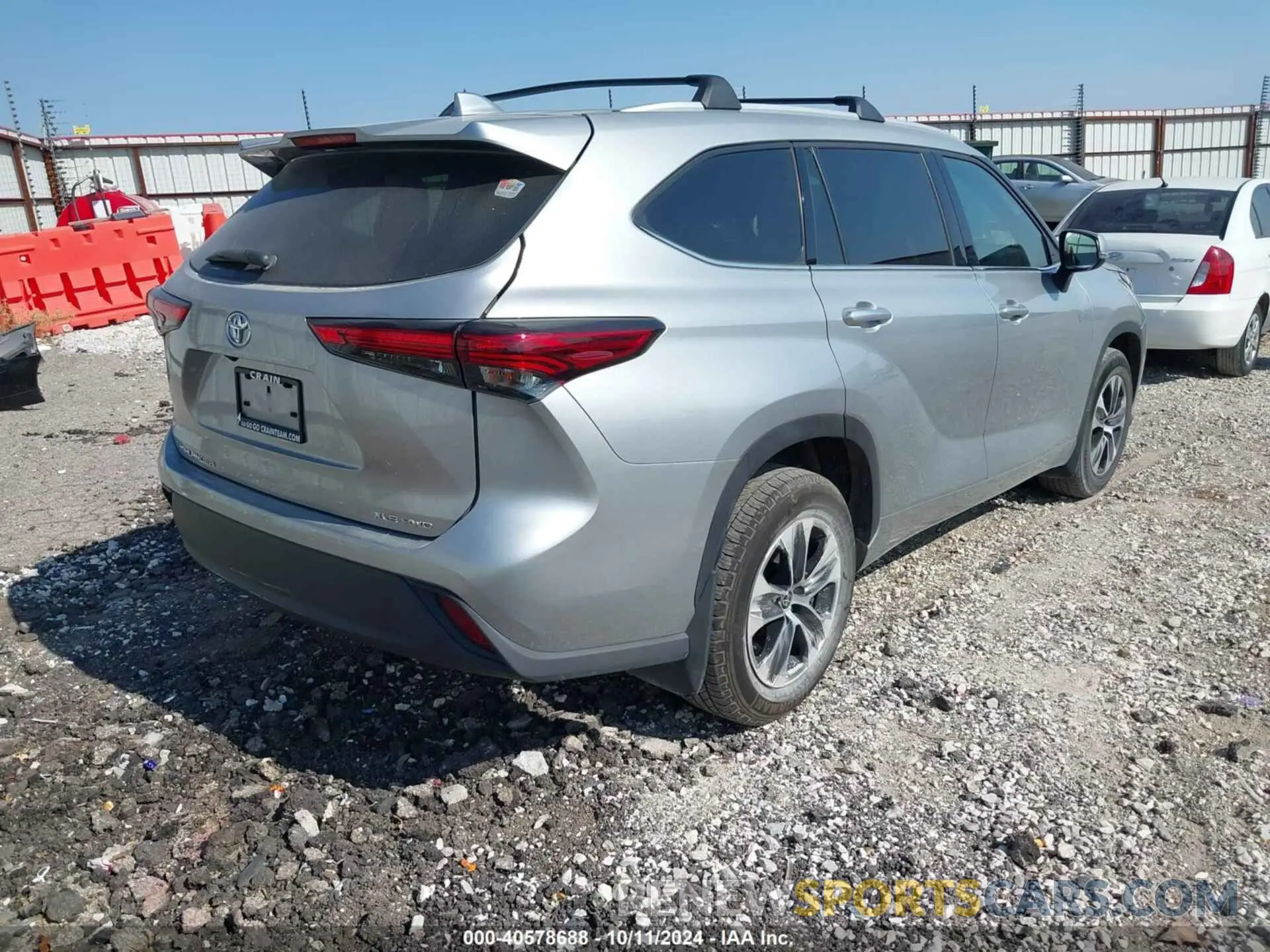 4 Photograph of a damaged car 5TDGZRBHXNS175047 TOYOTA HIGHLANDER 2022