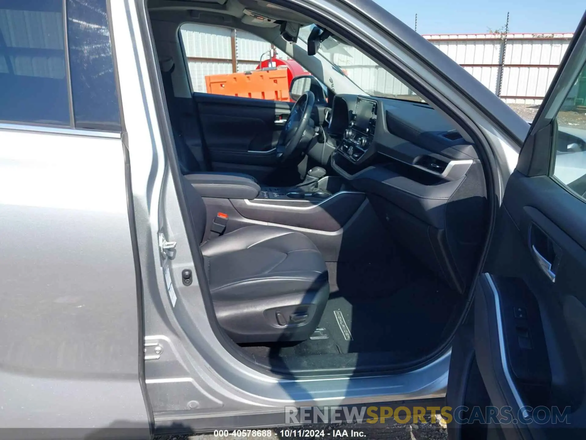 5 Photograph of a damaged car 5TDGZRBHXNS175047 TOYOTA HIGHLANDER 2022