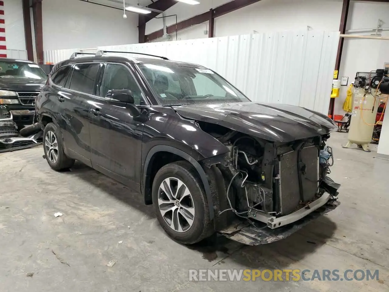 4 Photograph of a damaged car 5TDGZRBHXNS201422 TOYOTA HIGHLANDER 2022