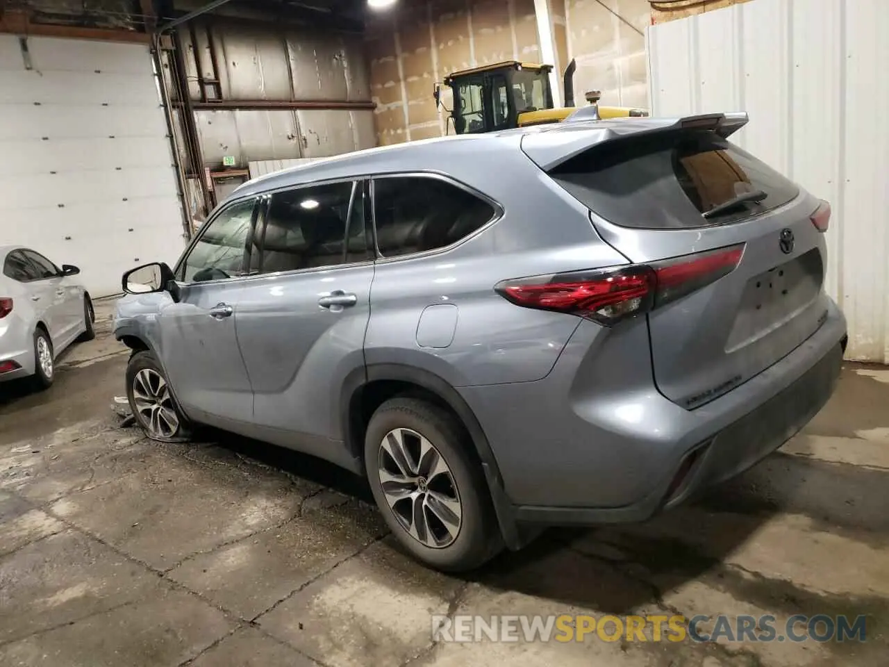 2 Photograph of a damaged car 5TDGZRBHXNS206121 TOYOTA HIGHLANDER 2022