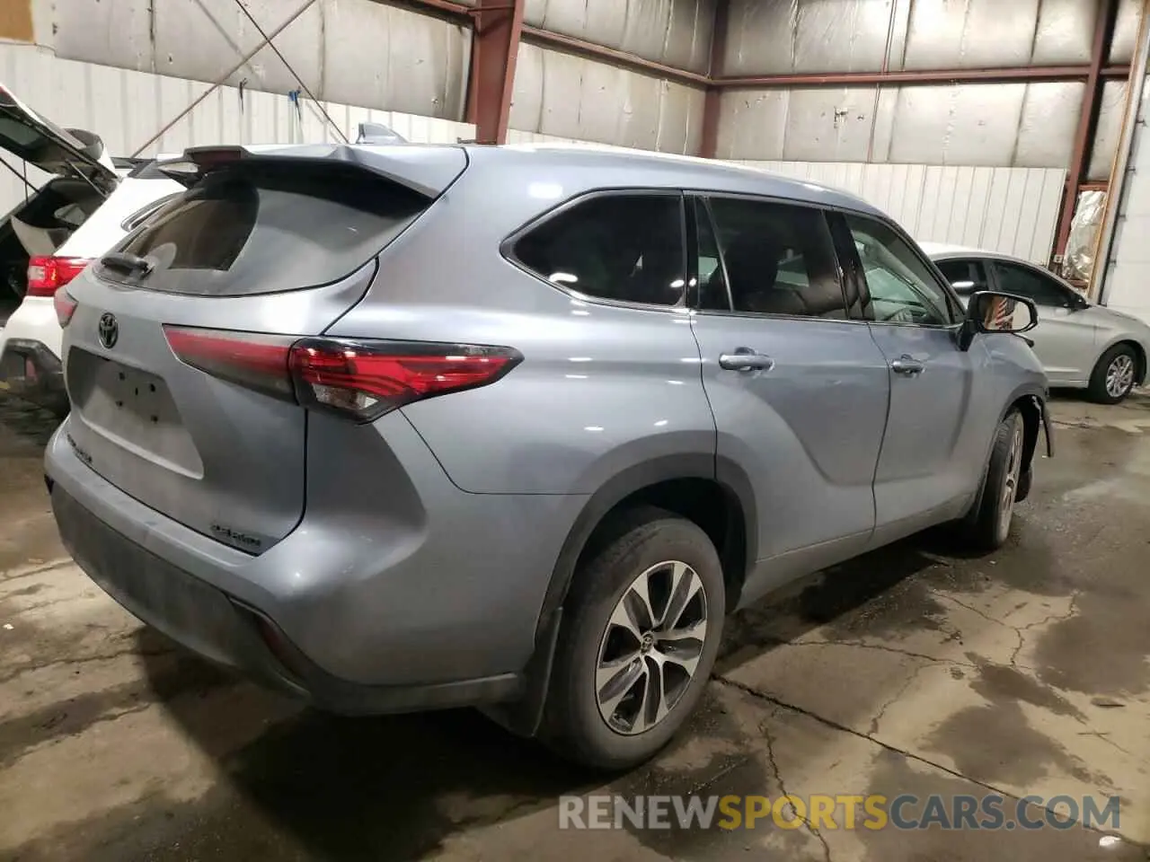 3 Photograph of a damaged car 5TDGZRBHXNS206121 TOYOTA HIGHLANDER 2022