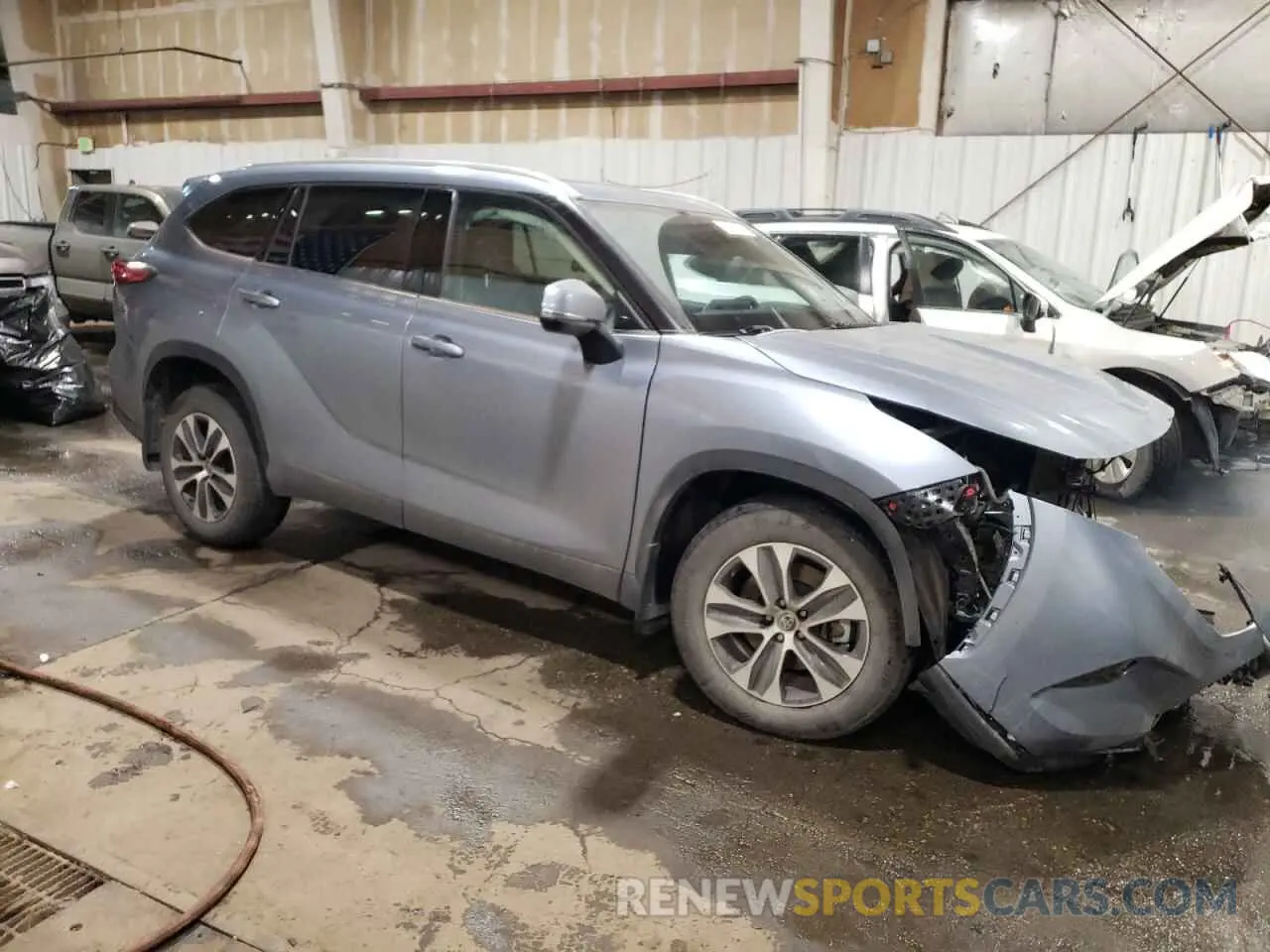 4 Photograph of a damaged car 5TDGZRBHXNS206121 TOYOTA HIGHLANDER 2022