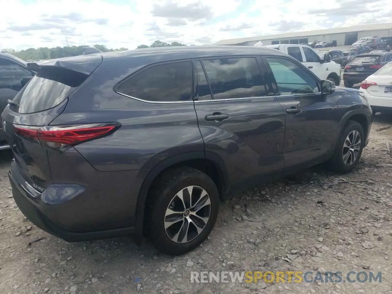 3 Photograph of a damaged car 5TDGZRBHXNS226630 TOYOTA HIGHLANDER 2022