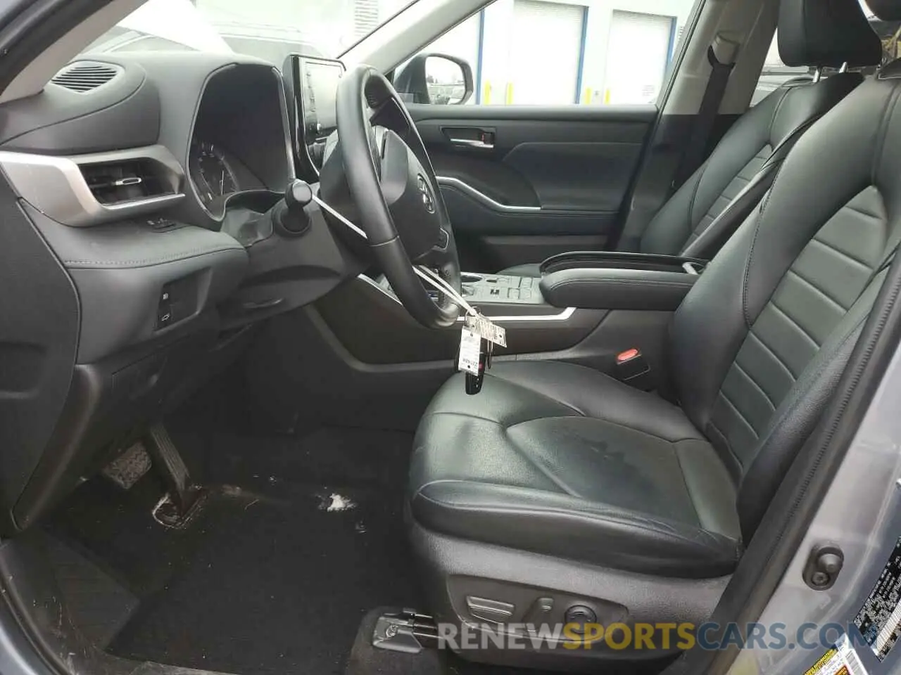 7 Photograph of a damaged car 5TDGZRBHXNS229849 TOYOTA HIGHLANDER 2022