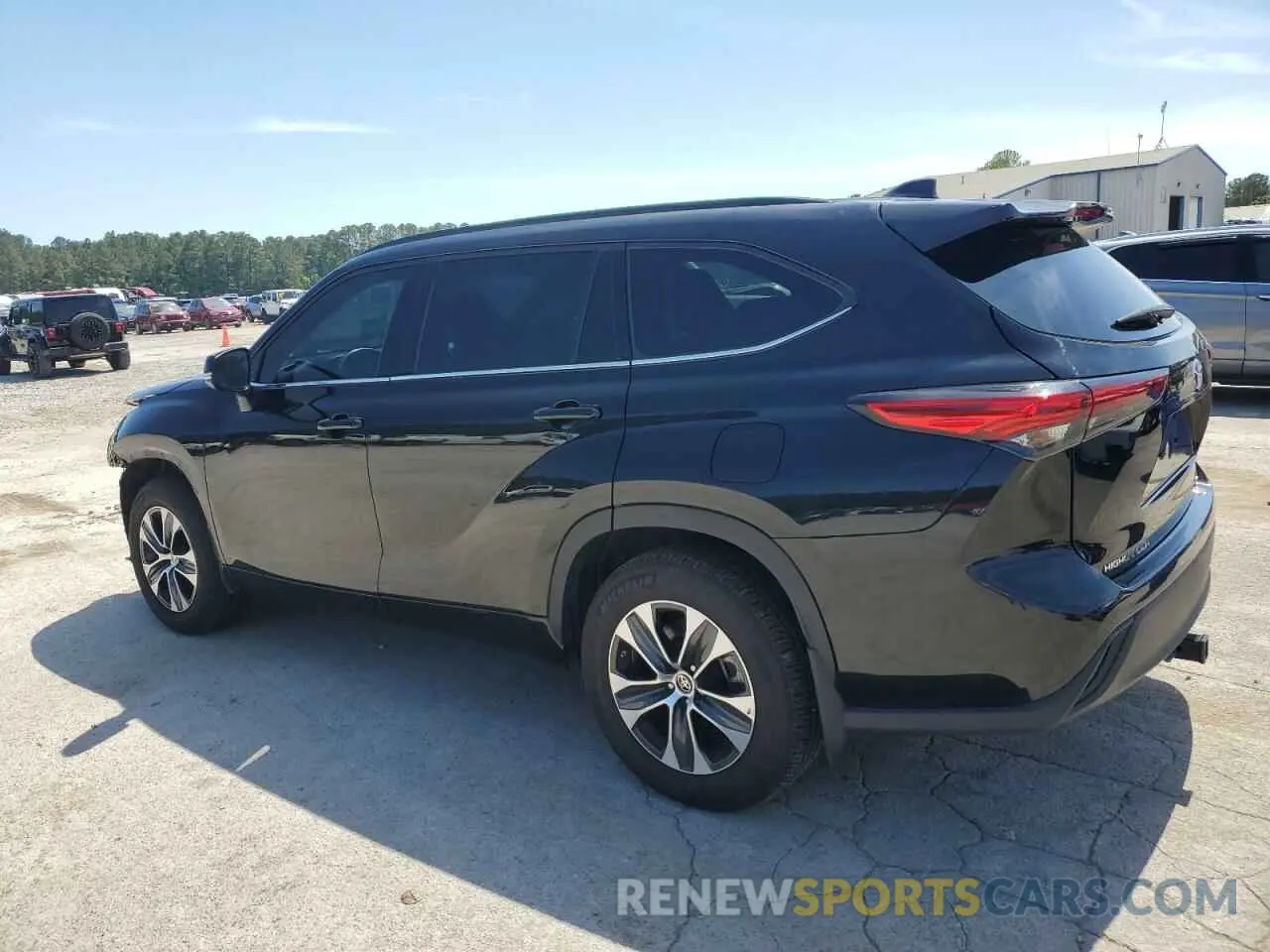 2 Photograph of a damaged car 5TDGZRBHXNS588621 TOYOTA HIGHLANDER 2022