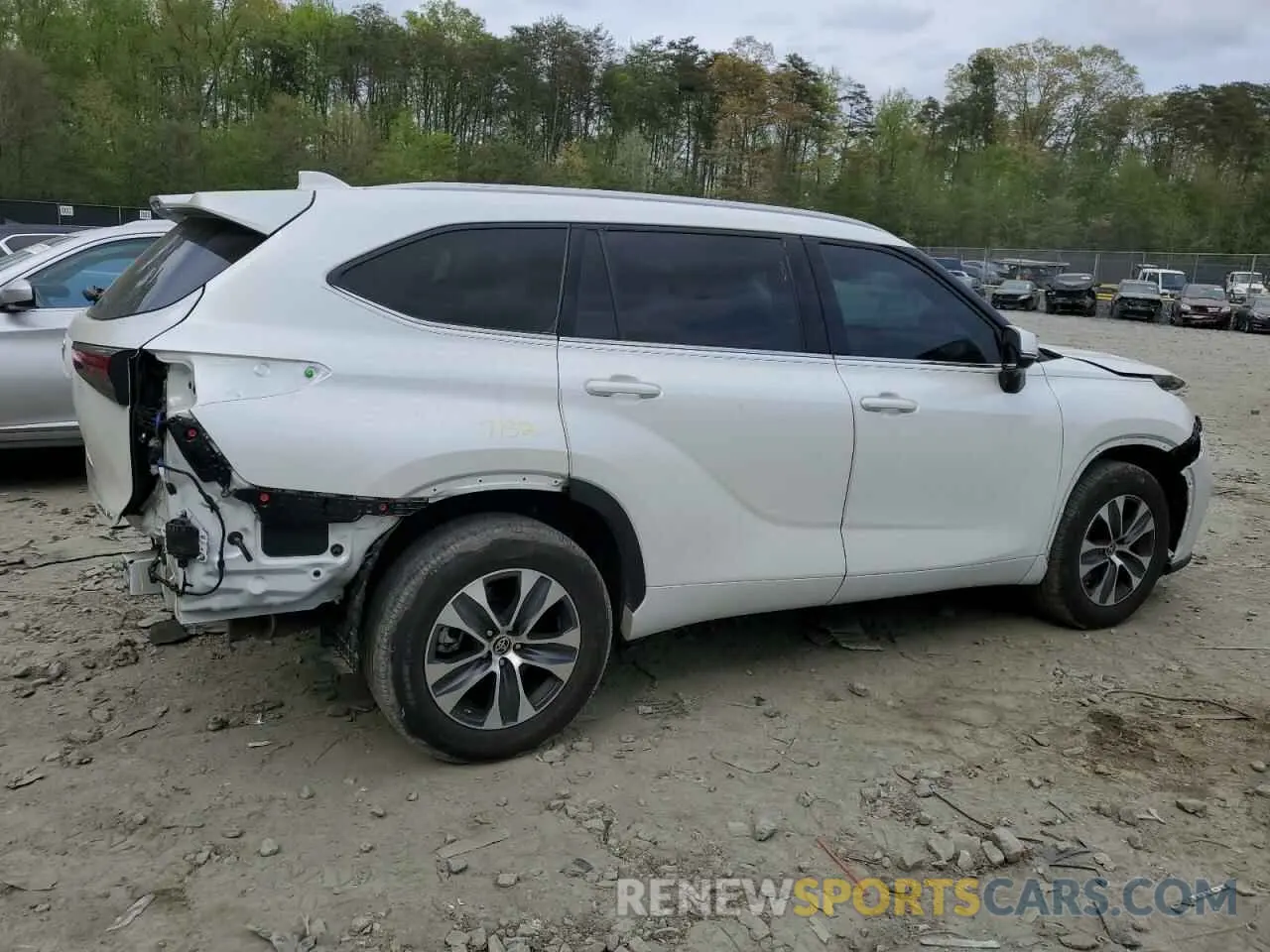 3 Photograph of a damaged car 5TDGZRBHXNS591325 TOYOTA HIGHLANDER 2022