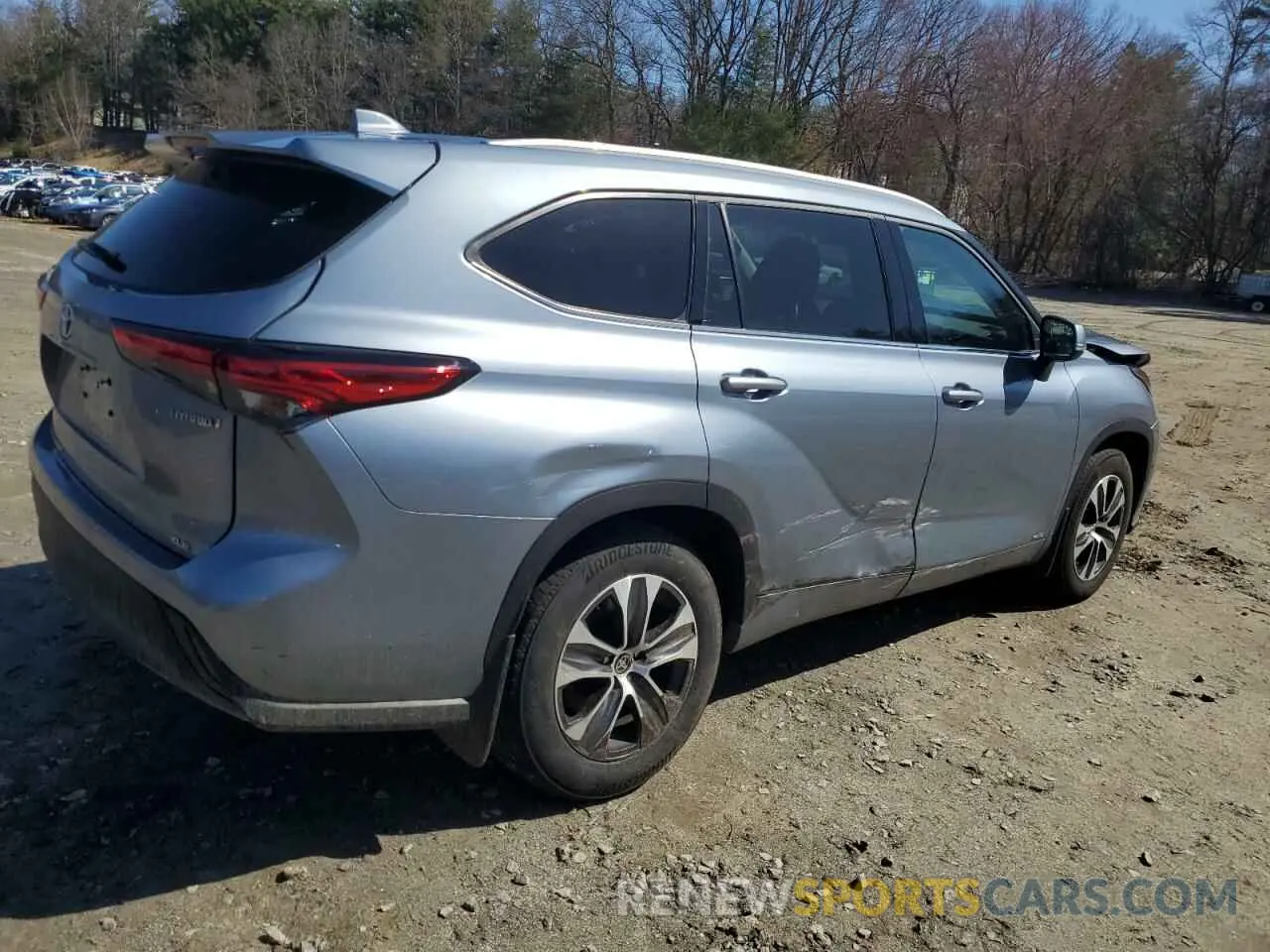 3 Photograph of a damaged car 5TDHBRCH0NS074185 TOYOTA HIGHLANDER 2022