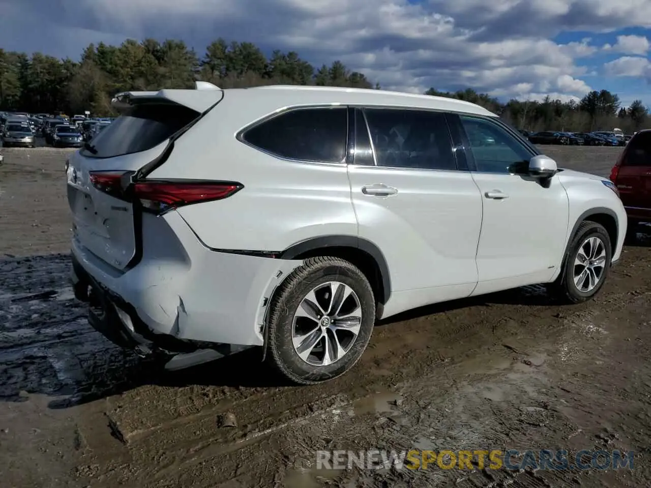 3 Photograph of a damaged car 5TDHBRCH1NS545938 TOYOTA HIGHLANDER 2022