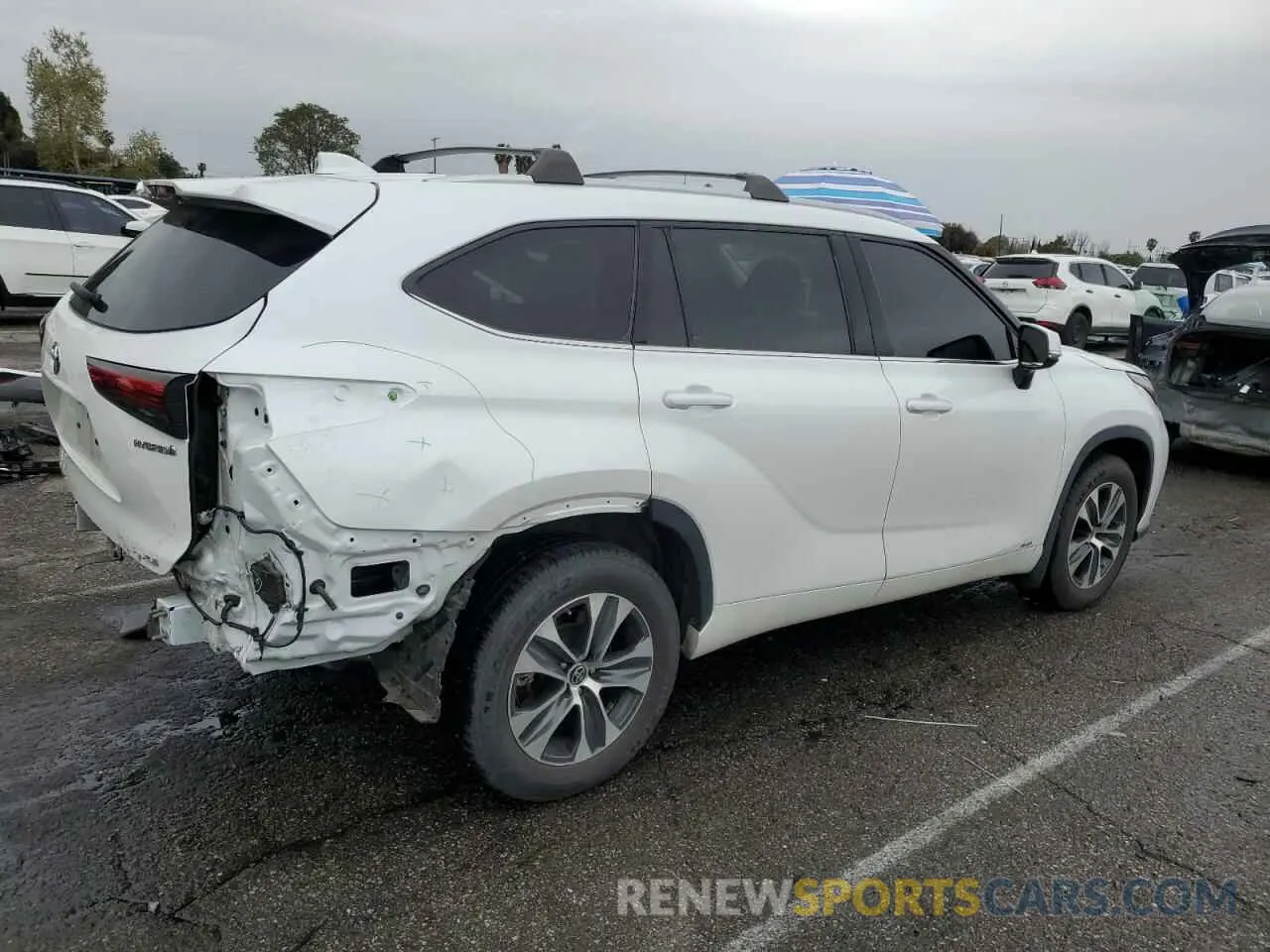 3 Photograph of a damaged car 5TDHBRCH8NS538890 TOYOTA HIGHLANDER 2022