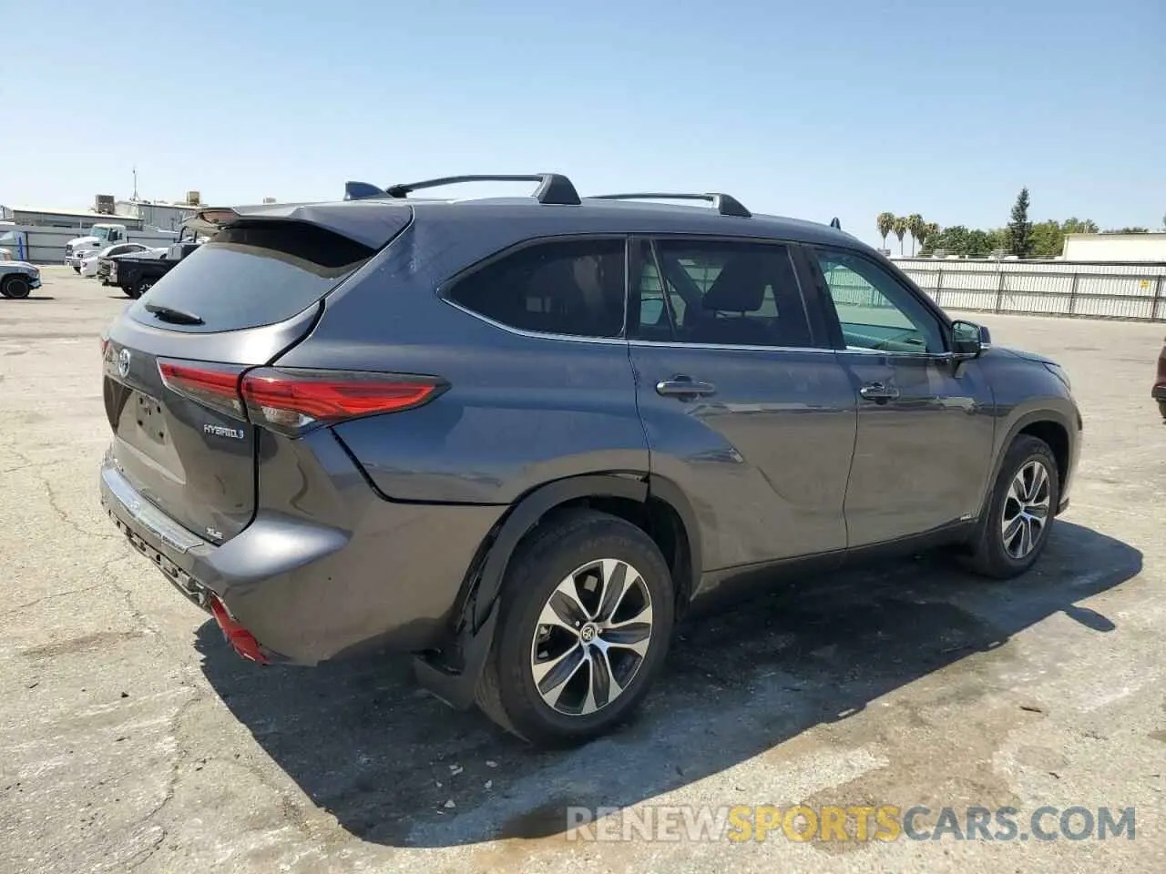 3 Photograph of a damaged car 5TDHBRCH8NS544866 TOYOTA HIGHLANDER 2022
