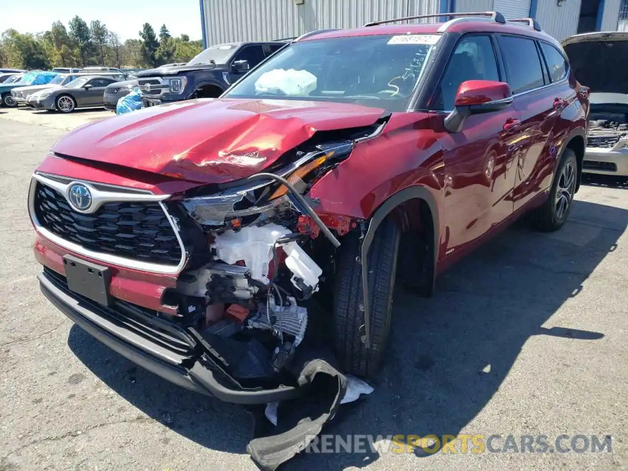 2 Photograph of a damaged car 5TDHBRCH8NS554443 TOYOTA HIGHLANDER 2022