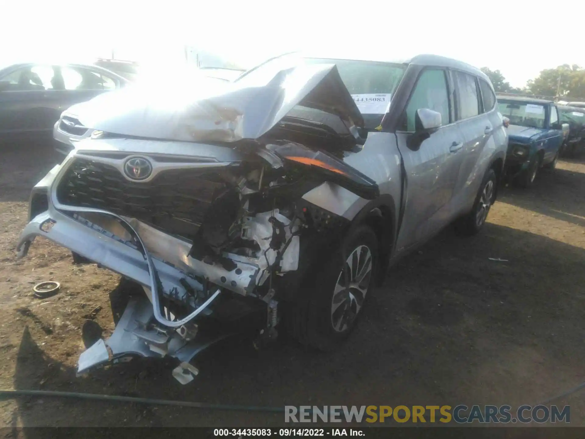 2 Photograph of a damaged car 5TDHBRCHXNS550880 TOYOTA HIGHLANDER 2022