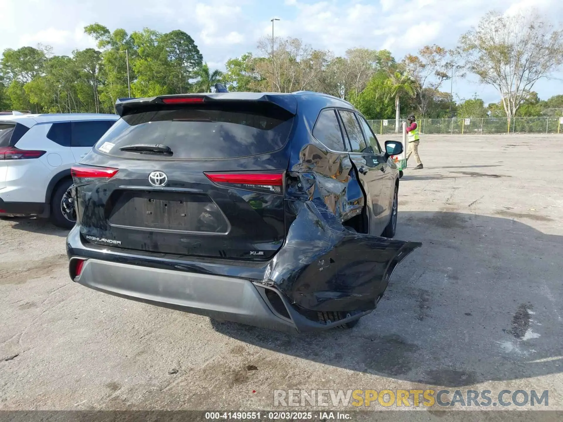6 Photograph of a damaged car 5TDHZRAH2NS545946 TOYOTA HIGHLANDER 2022
