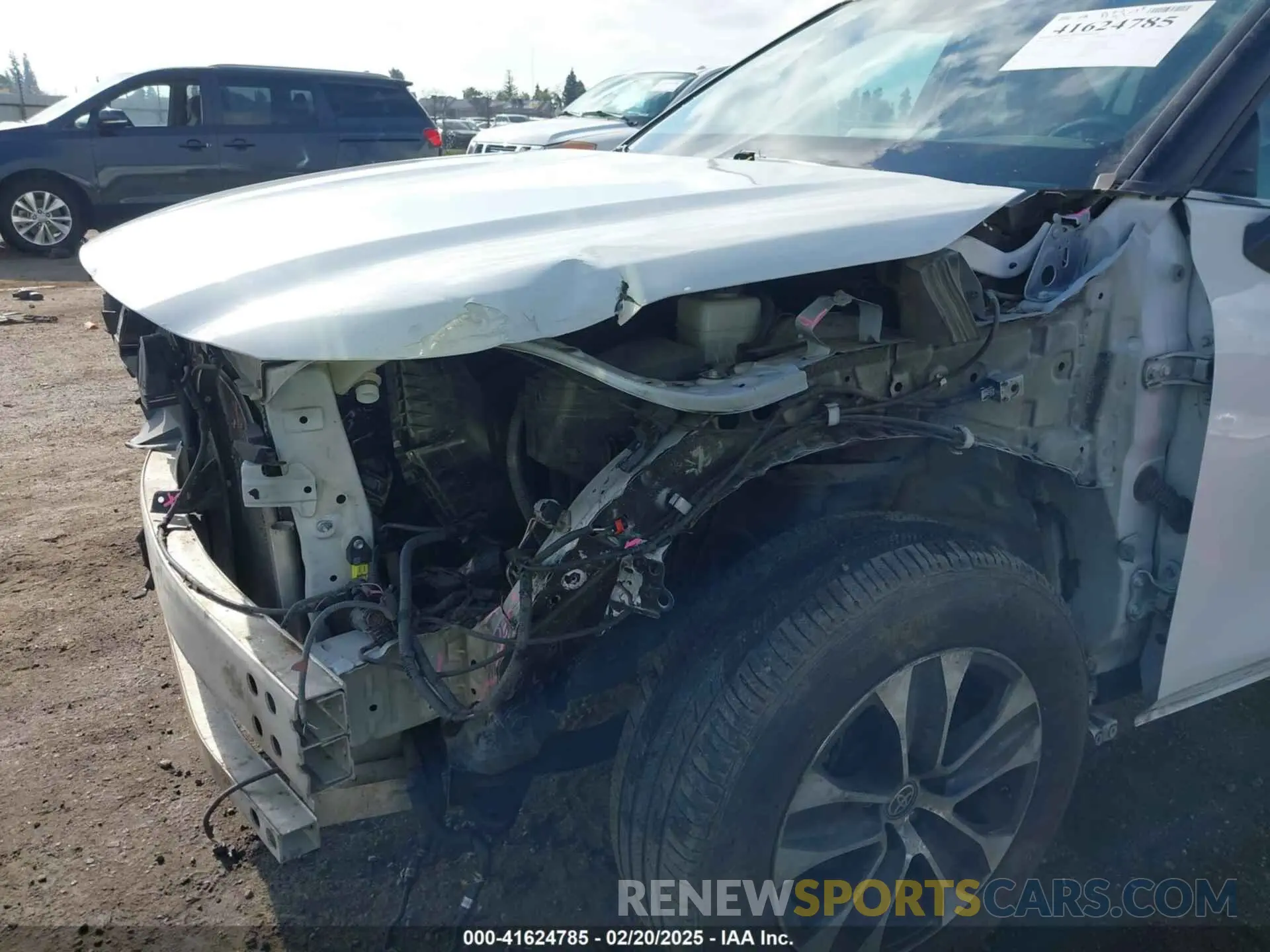18 Photograph of a damaged car 5TDHZRAH2NS548040 TOYOTA HIGHLANDER 2022