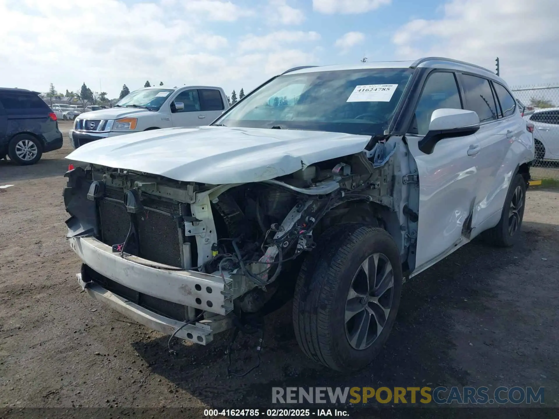 2 Photograph of a damaged car 5TDHZRAH2NS548040 TOYOTA HIGHLANDER 2022