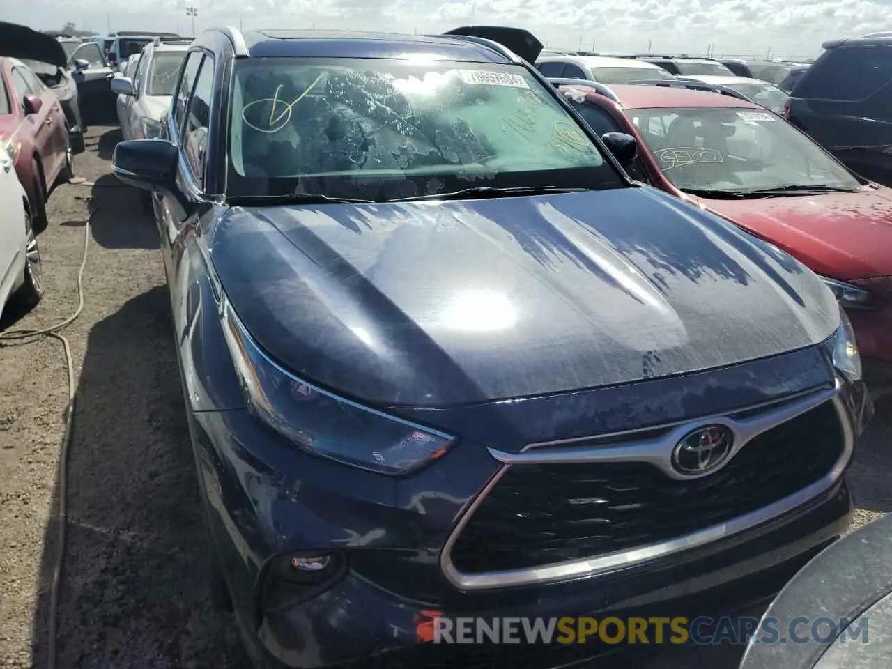 5 Photograph of a damaged car 5TDHZRAH9NS134009 TOYOTA HIGHLANDER 2022
