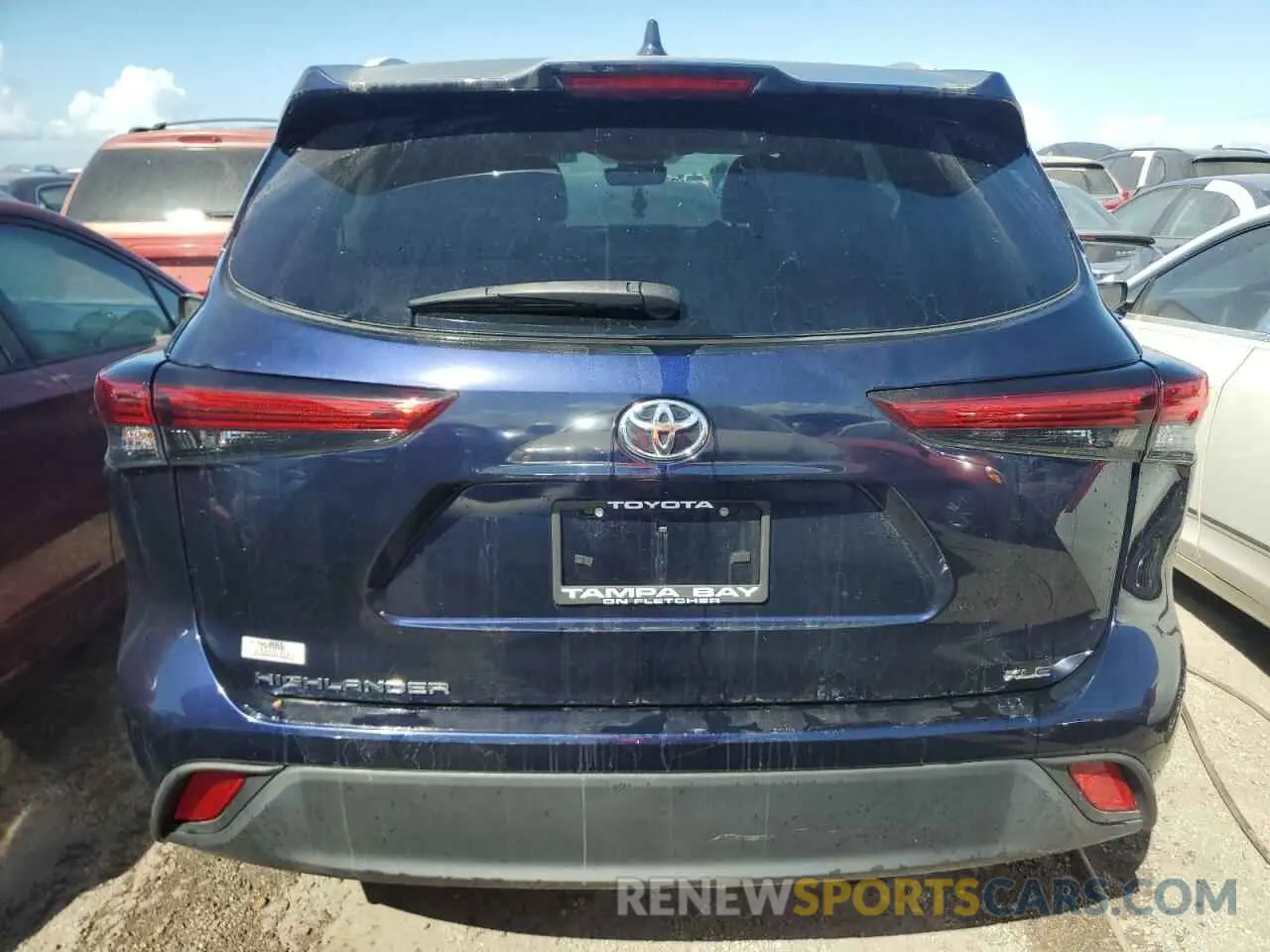 6 Photograph of a damaged car 5TDHZRAH9NS134009 TOYOTA HIGHLANDER 2022